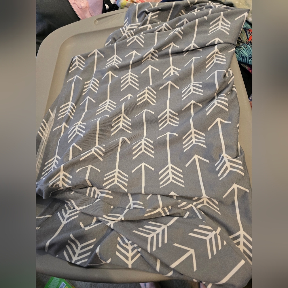 Gray and White Arrow Pattern Baby Cover